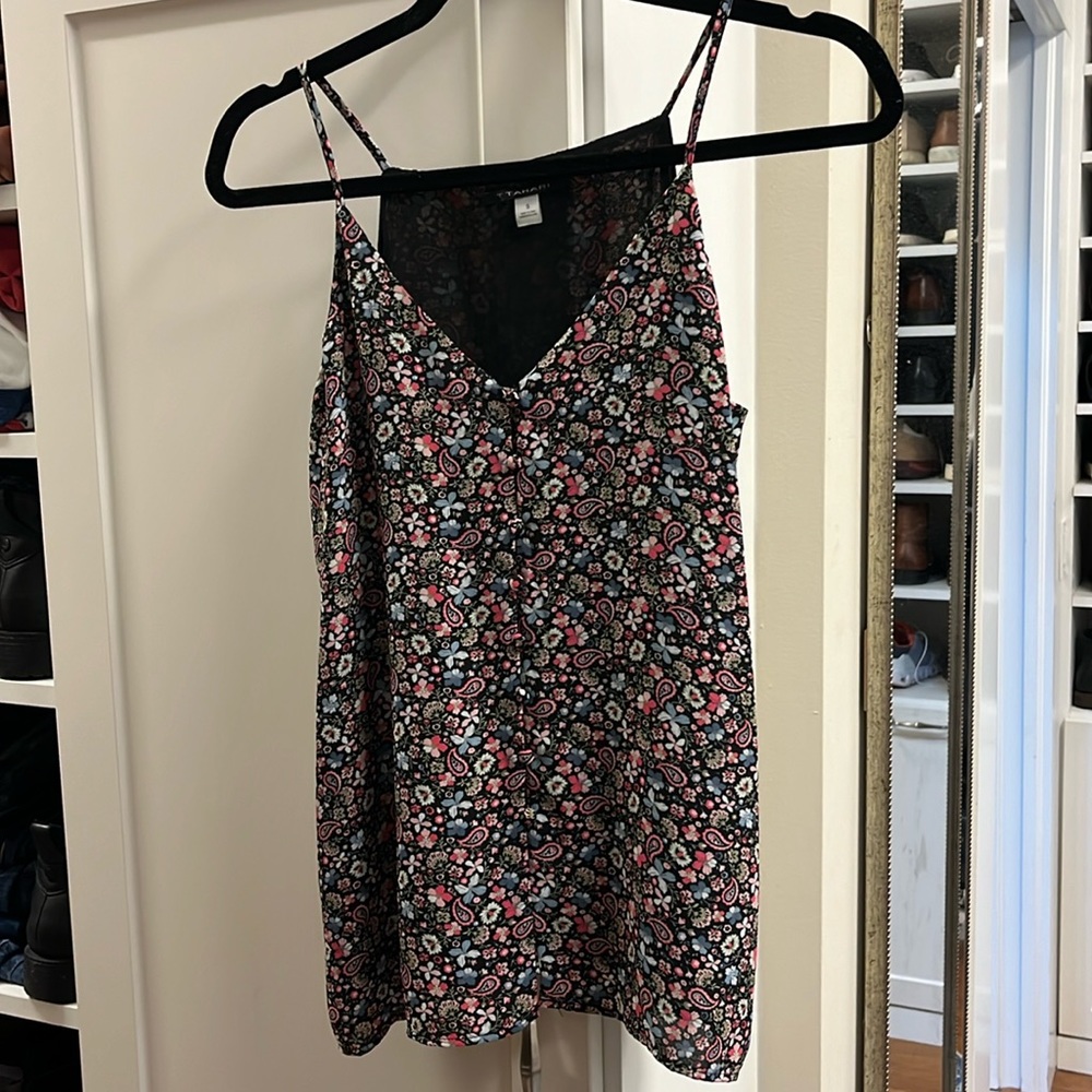 TAHARI, Size S, Flower Camisole